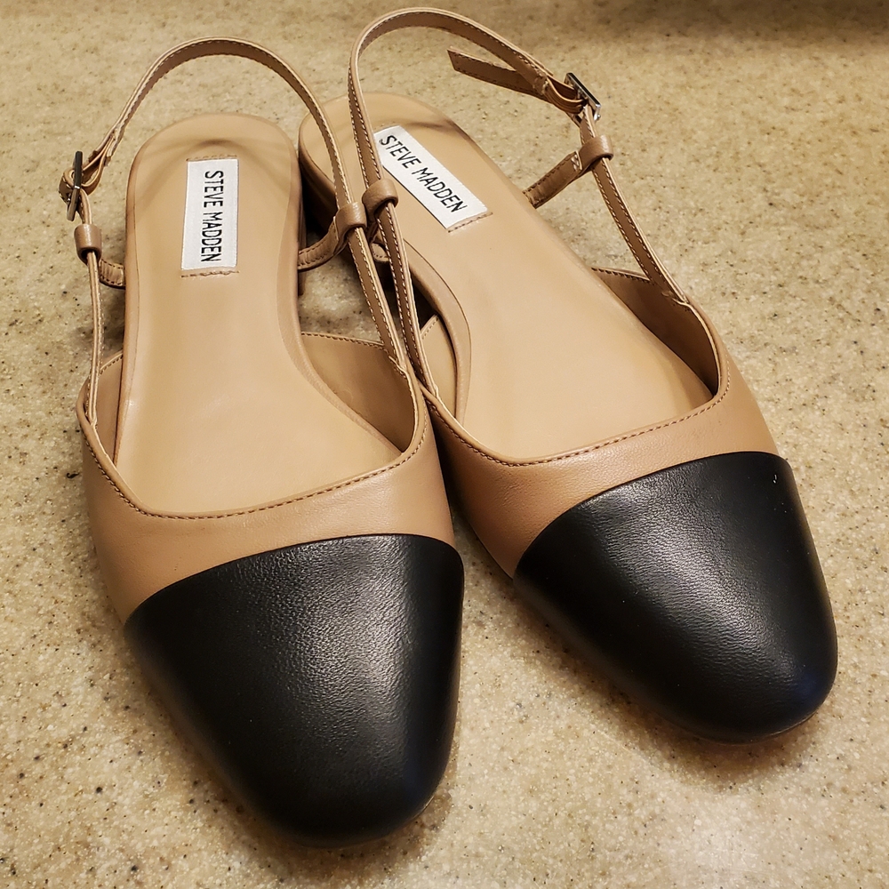 Steve Madden Black and Tan Women's Flats